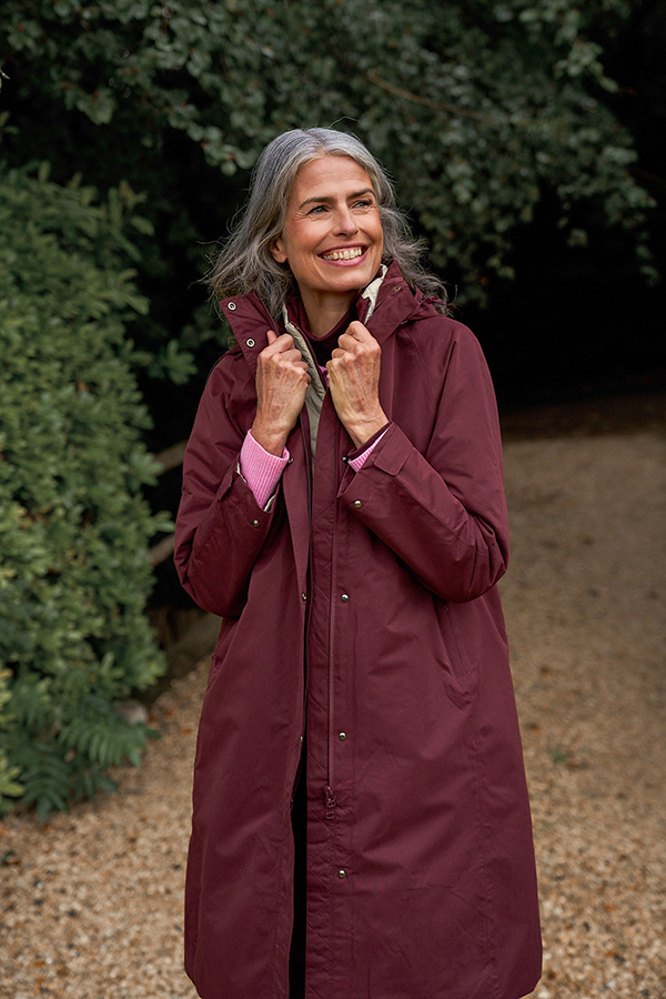 Shop Women's Sale >